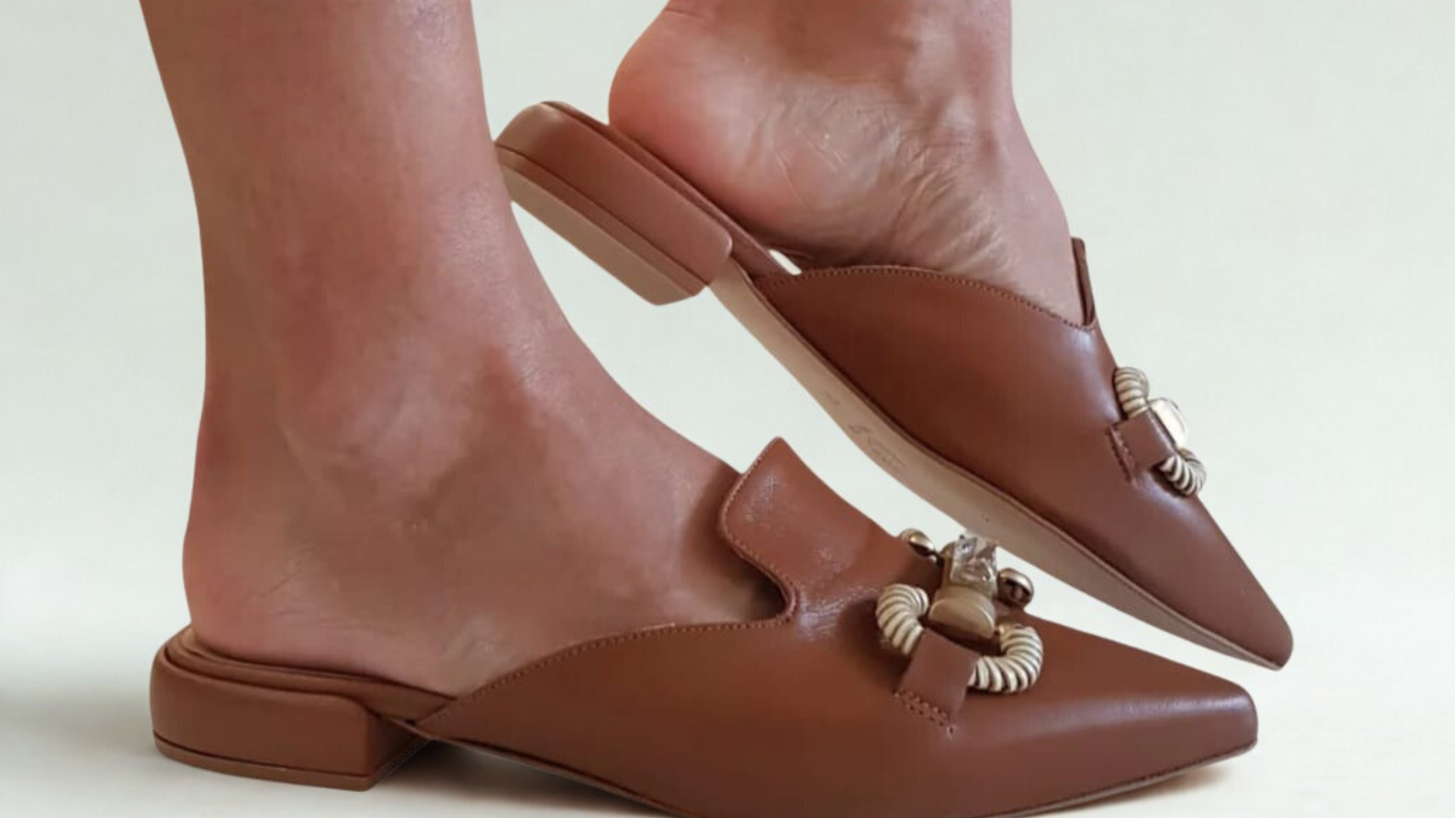 Scarpe sabot da donna pratiche ed eleganti
